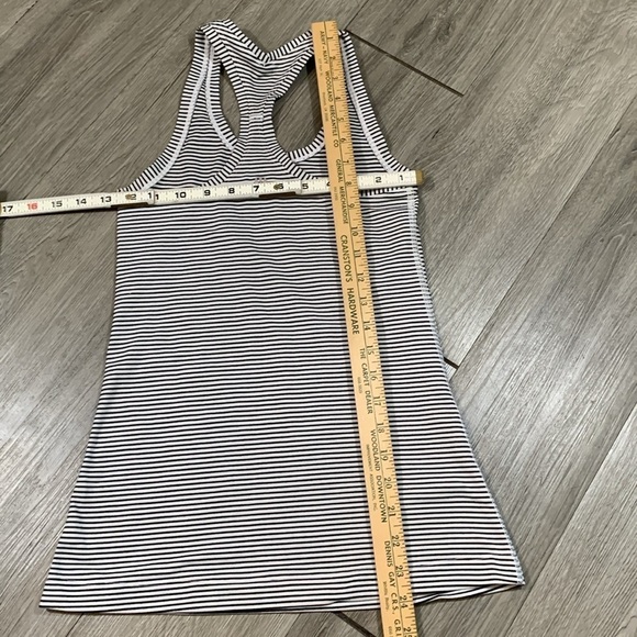 Lululemon Cool Racerback Black & White Stripe Tank.   Size 4 - Picture 6 of 8